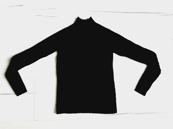 Vêtement fille tee-shirt manches longues noir moulant Zara 10 ans - photo numéro 2