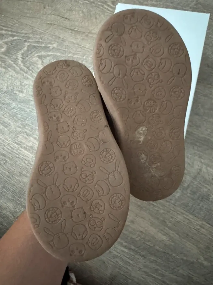 Chaussures de première  marche pointure 20 GBB - photo numéro 8