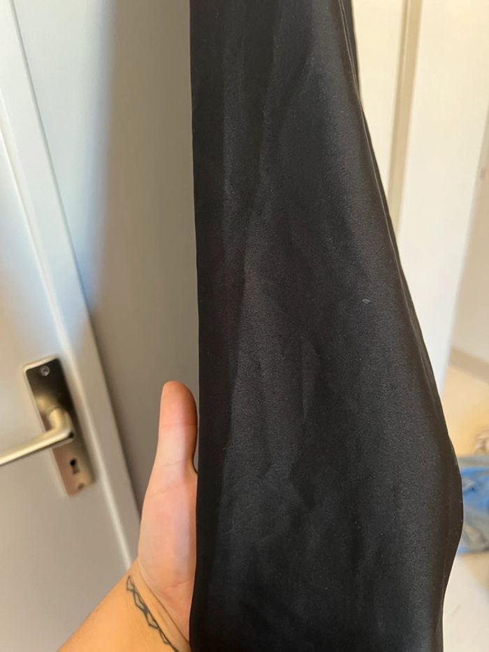 Robe satin noir taille M/L - photo numéro 6
