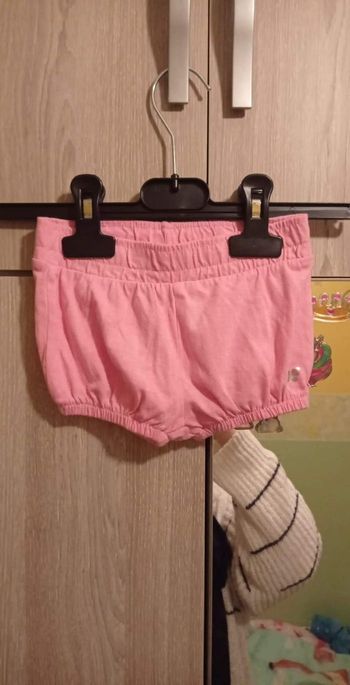 Short taille 74 (6-9 mois)