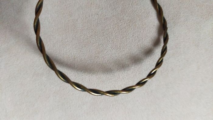 Bracelet rigide torsadé – Collection Sable & Ébène - photo numéro 4