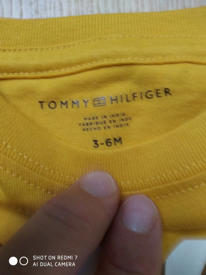 Tommy Hilfiger t shirt manches longues moutarde neuf - photo numéro 3