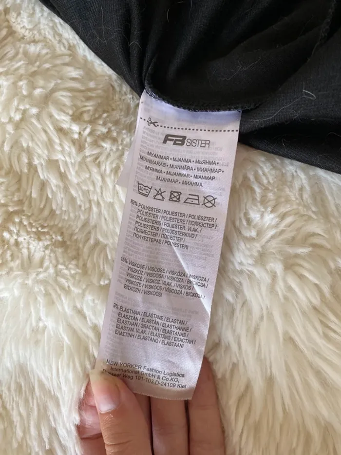 Petite robe noire dos croisé taille XS - photo numéro 3