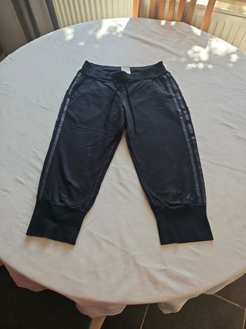 Pantacourt/ Jogpant Adidas noir taille Xs-14 ans