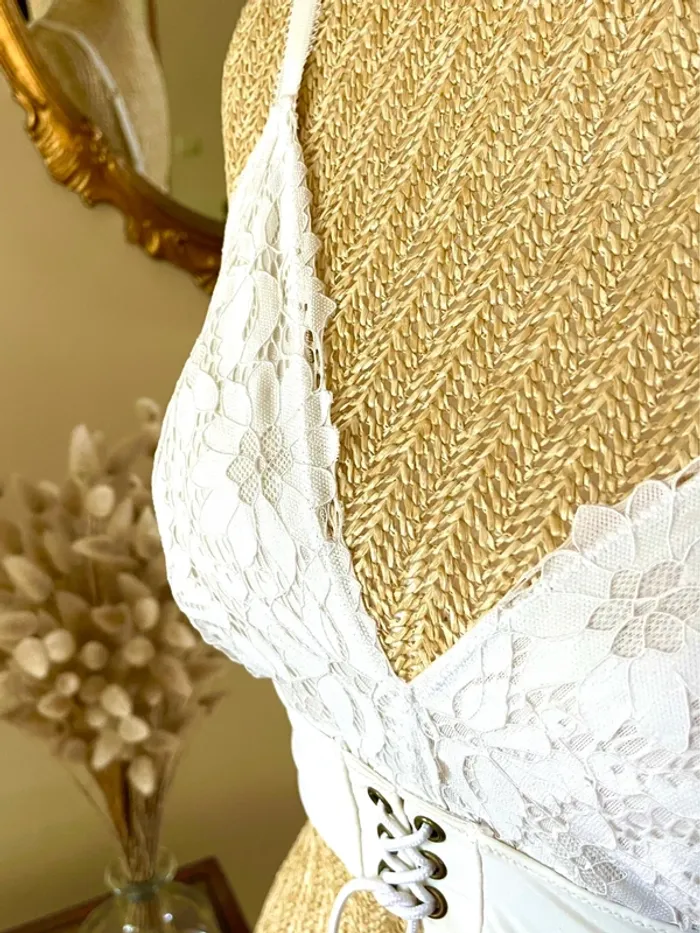 sublime Bralette blanche dentelle corsage devant neuf style feminin romantique - photo numéro 6