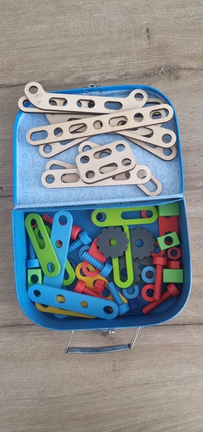 Valise avec véhicules de construction bois neuf - photo numéro 6
