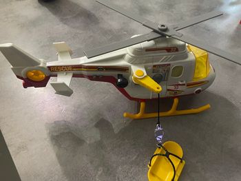 Hélicoptère de secours 