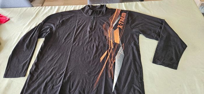 T-shirt col a manches longues