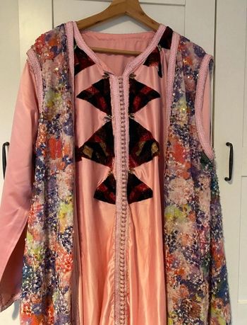 Robe de mariage Teckchita très bonne état 
Porte 1fois 
Broderie