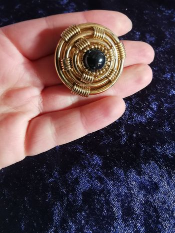 Clip foulard doré au centre perle noire vintage