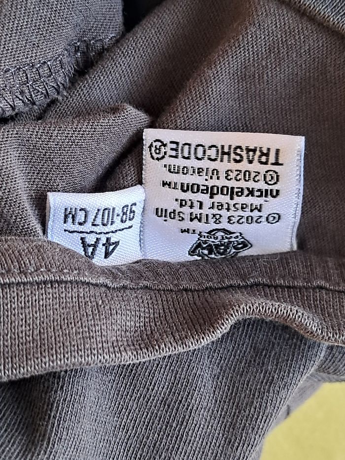 Tee-shirt 4 ans. 98/107 - photo numéro 3