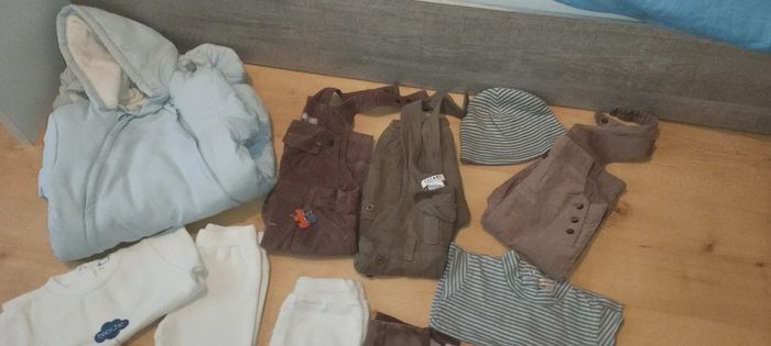 Lot de 13 vêtements pour garçon en taille 6 mois - photo numéro 6