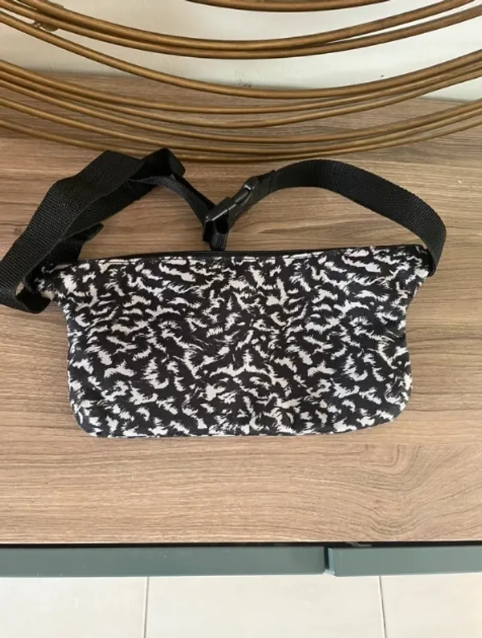 Banane Eastpak - photo numéro 2