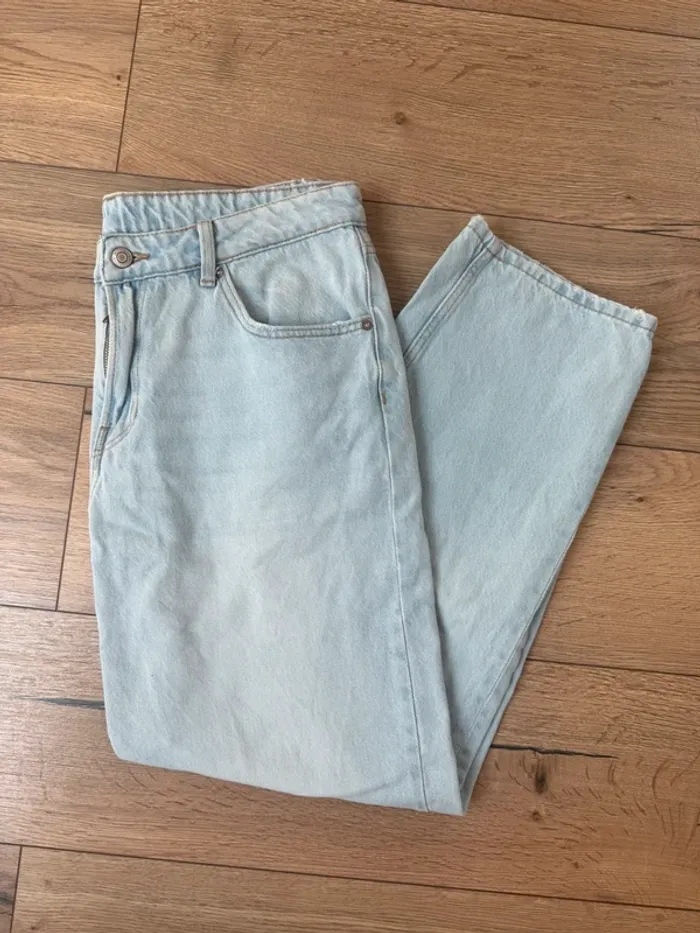 Jean Mom Bershka taille 42 bleu clair