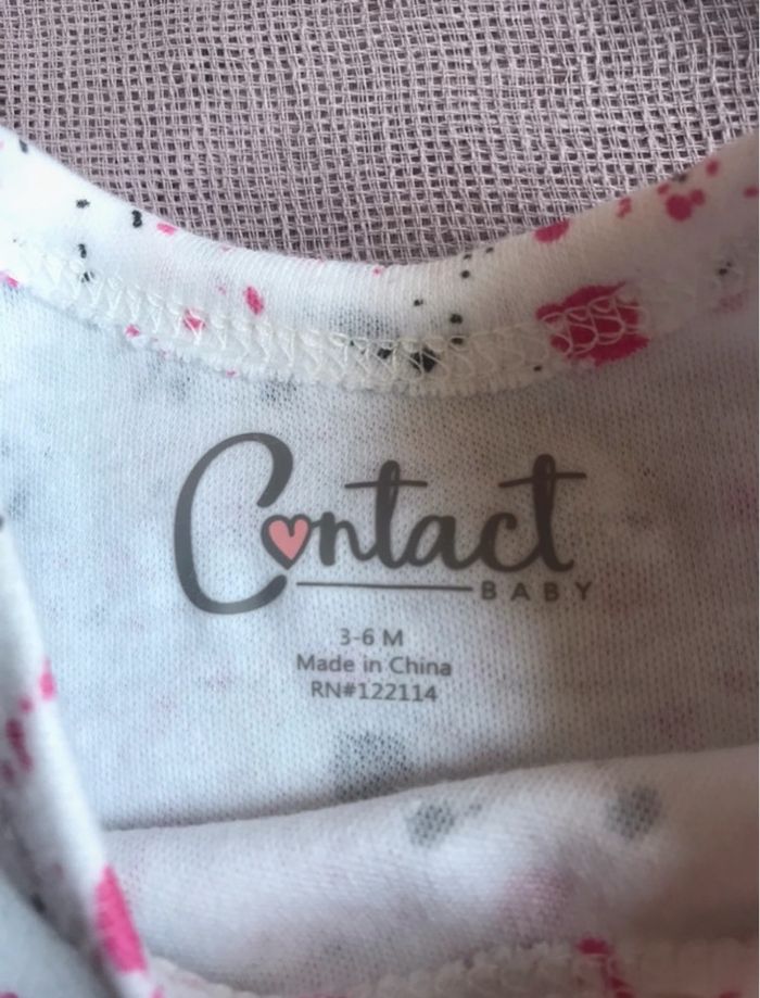 Lot bodies contact baby fille 3-6 mois - photo numéro 5