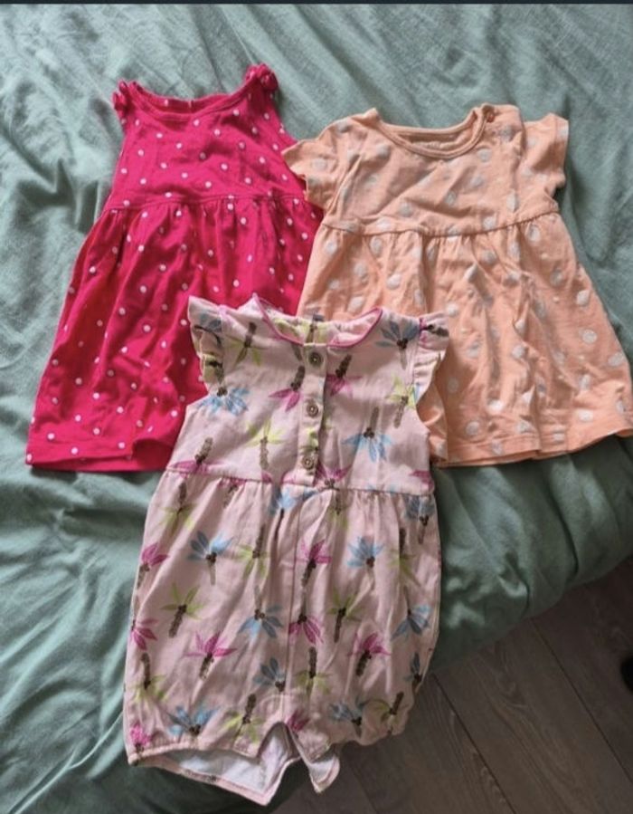 Lot 3 vêtements 6 mois fille