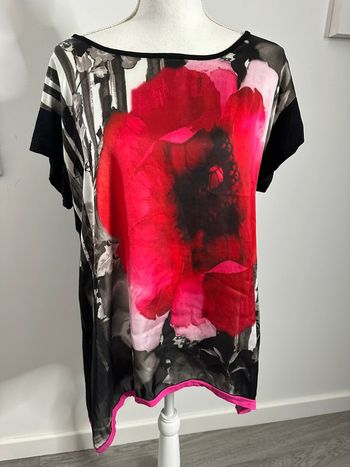 Tunique oversize fluide à fleurs noire blanche et rouge T1 36 S