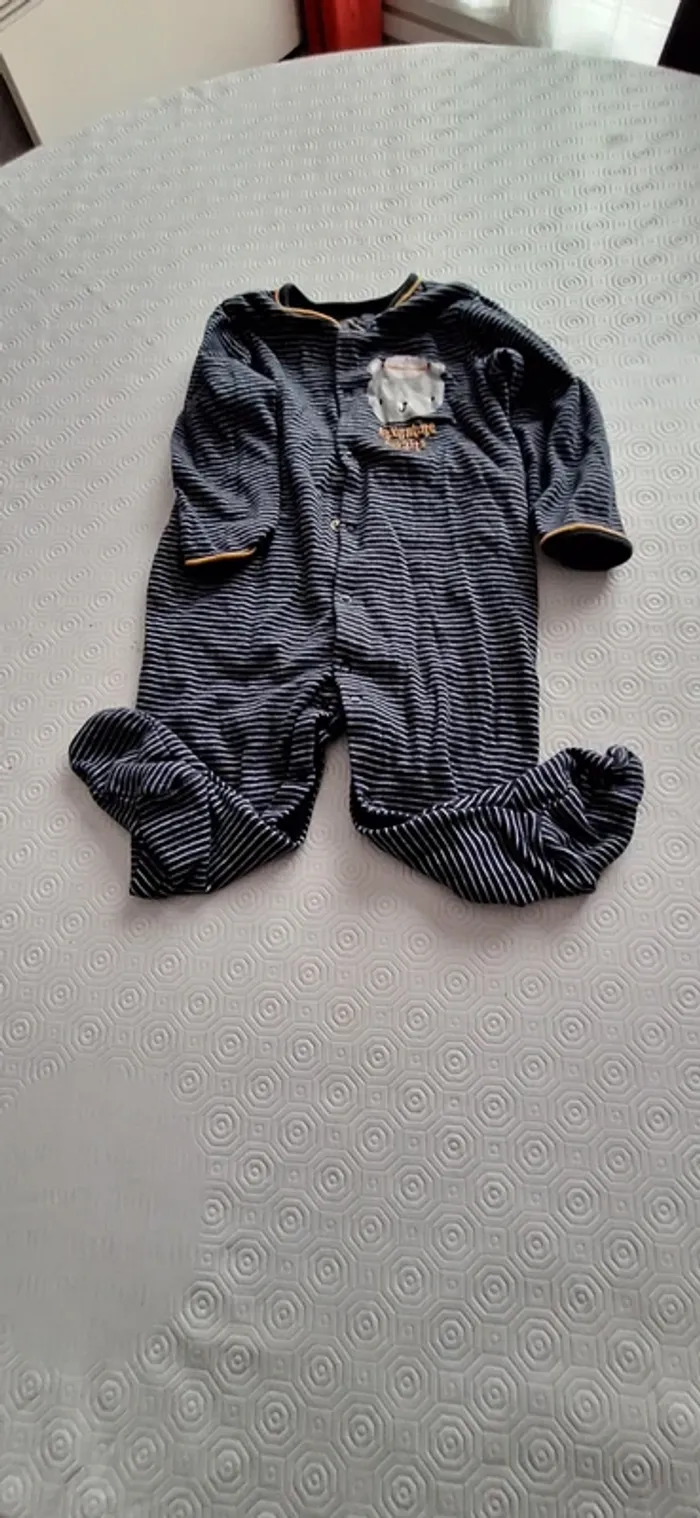 Lot vêtements 24 MOIS - photo numéro 14