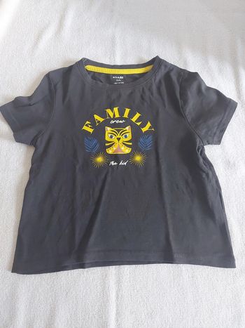 T-shirt kiabi 5 ans mais correspond à 4 ans