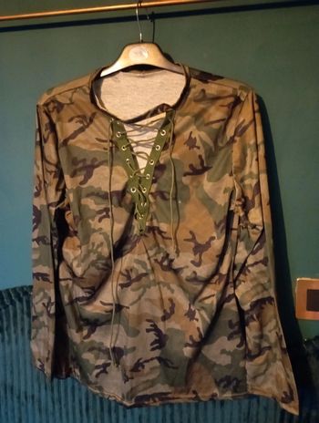 Tee shirt style militaire