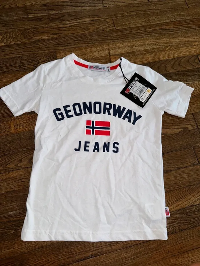tshirt geographical Norway neuf 8 ans