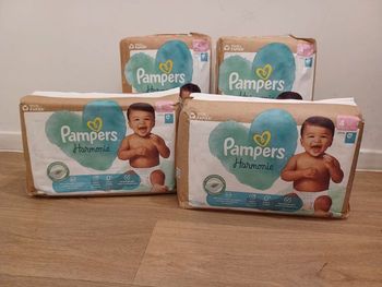 4 paquets de Couches Pampers harmonie taille 4
