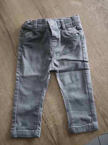 Jean taille 18 mois