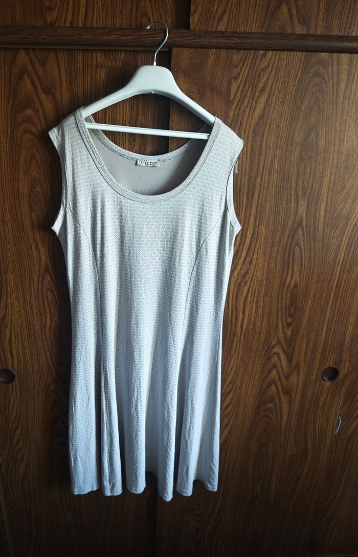 Robe d'été beige extensible taille 44/46