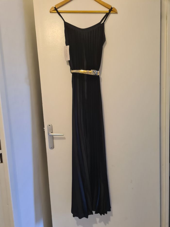 Robe satin plissé noir - photo numéro 4