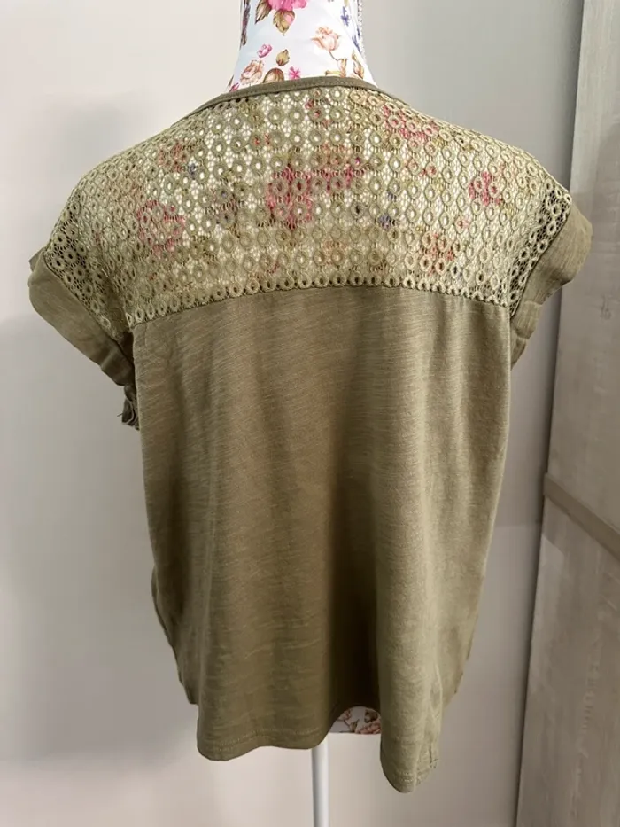 T-shirt avec dentelle dans le dos kaki - photo numéro 3