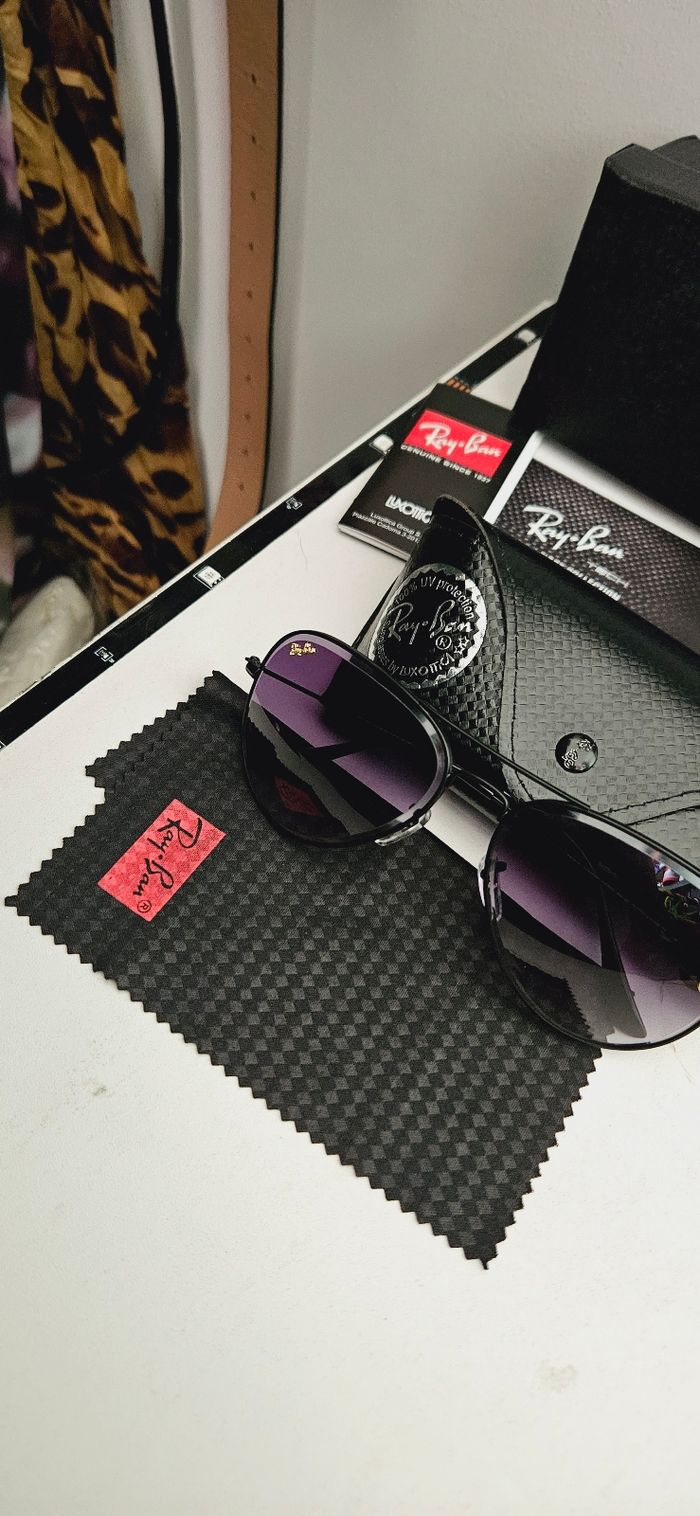 Lunettes de soleil Ray Ban neuf