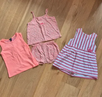 Lot de vêtements, robe, short, débardeur
