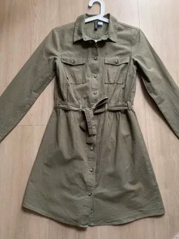 Robe kaki