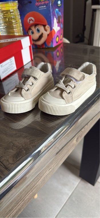 Chaussures toiles taille 21 