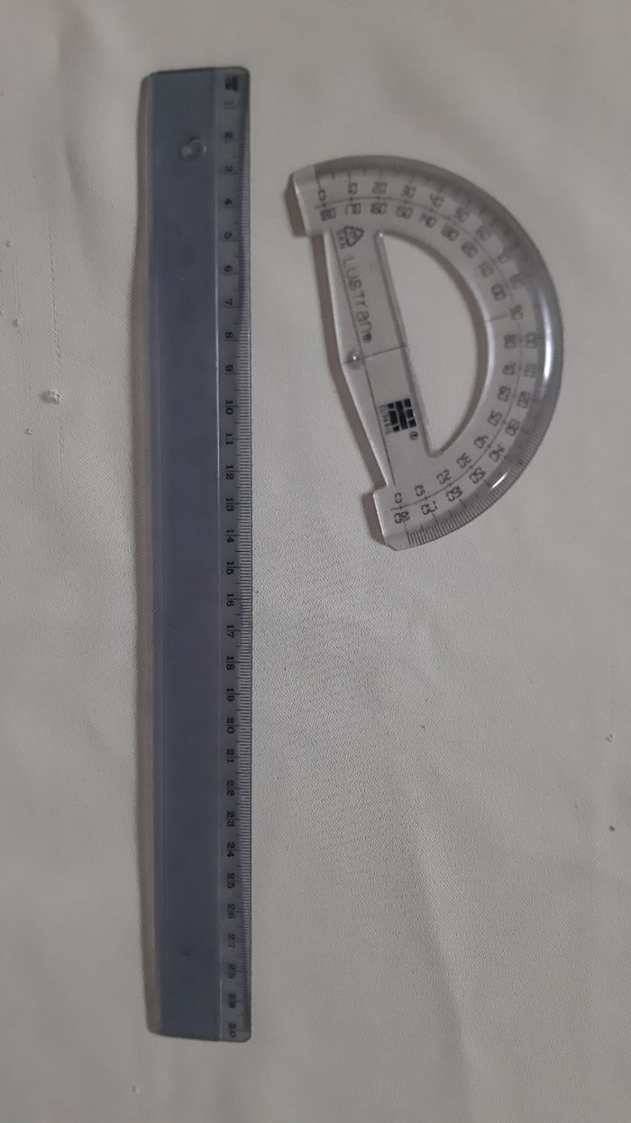règle 30 cm et rapporteur en plastique