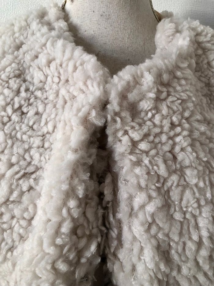 Manteau en fausse fourrure 🧥 • Crème/blanc • Taille XL • Neuf avec étiquette - photo numéro 3