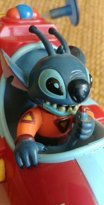 Jouet Disney Lilo and Stitch Space Ship Light up Spinner Disneyland ParisVintage