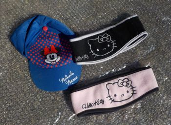 CASQUETTE MINNIE ET 2 BANDEAUX POLAIRES HELLO KITTY