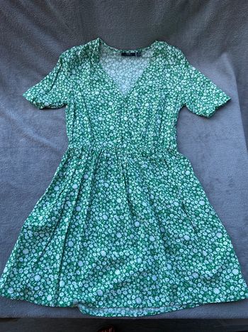 Robe verte manches courtes / Taille M