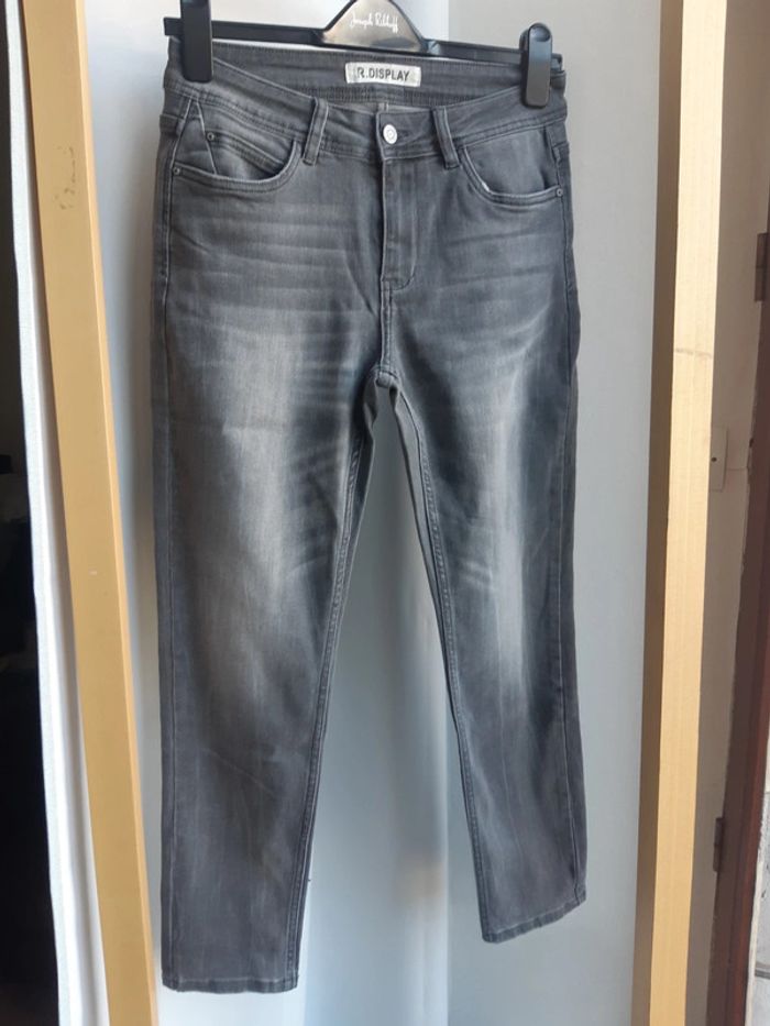 R.display jean taille 34 gris état neuf