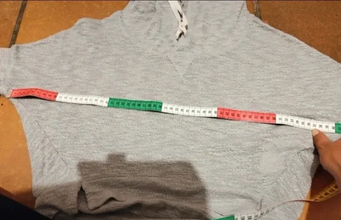 Pull fin à capuche taille XS -S - photo numéro 14