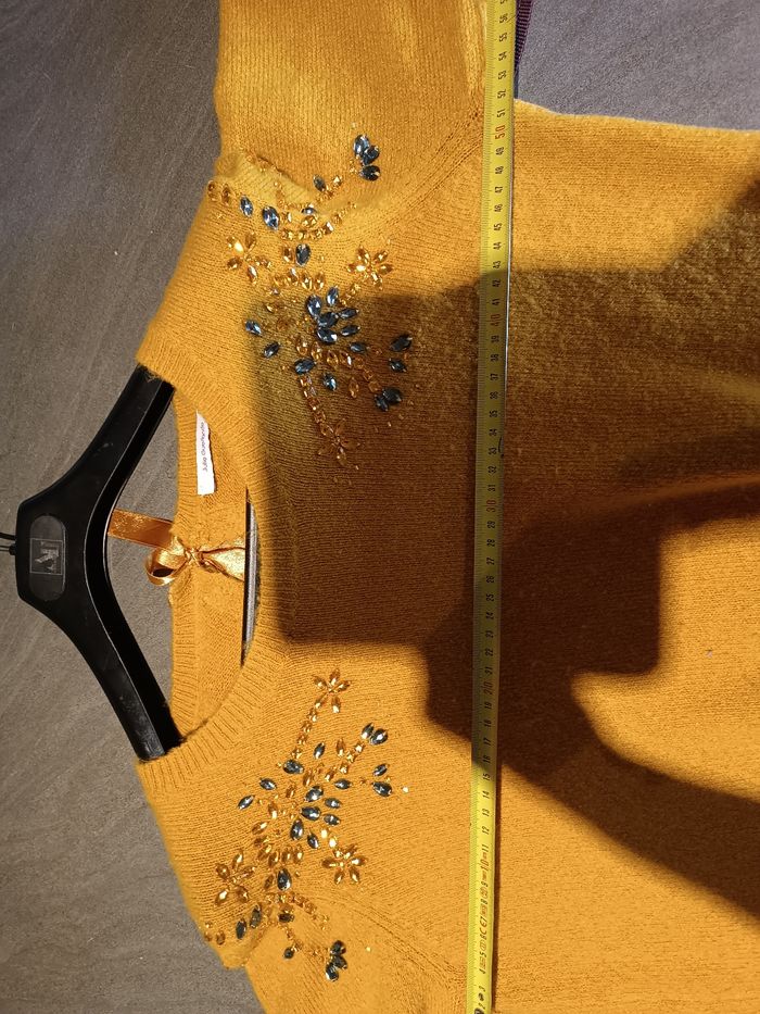 Pull orné de pierres - photo numéro 6