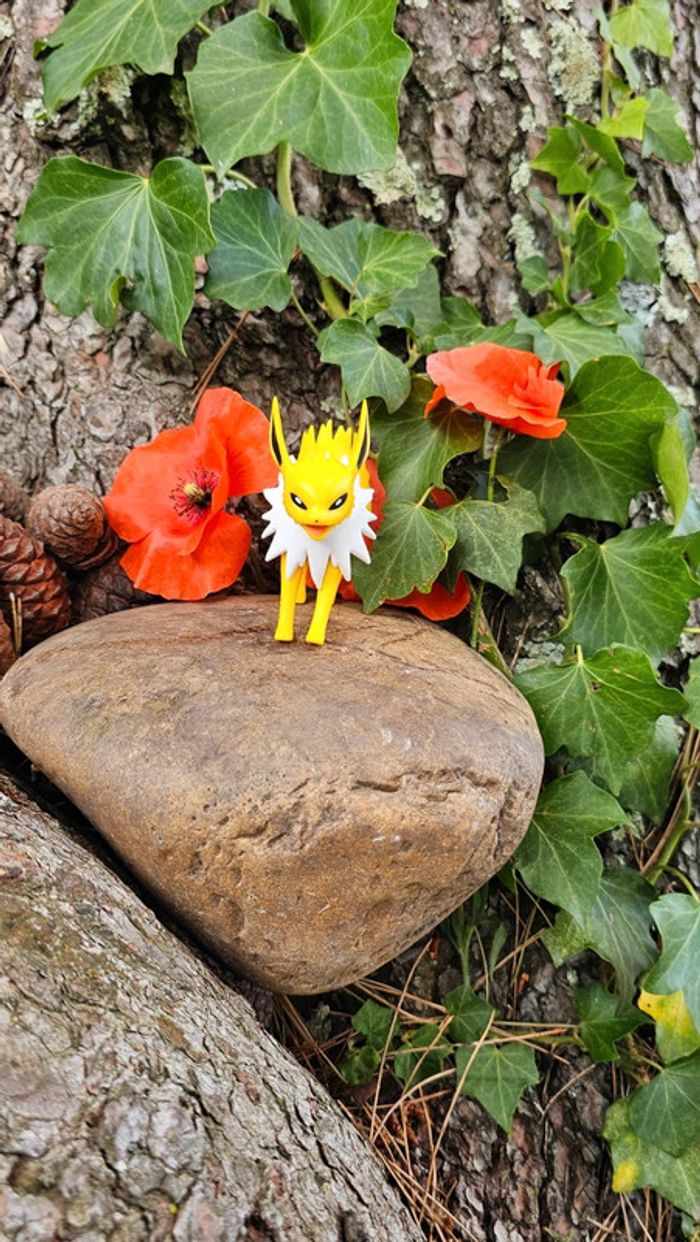 Super figurine Pokemon Nintendo voltali - photo numéro 2