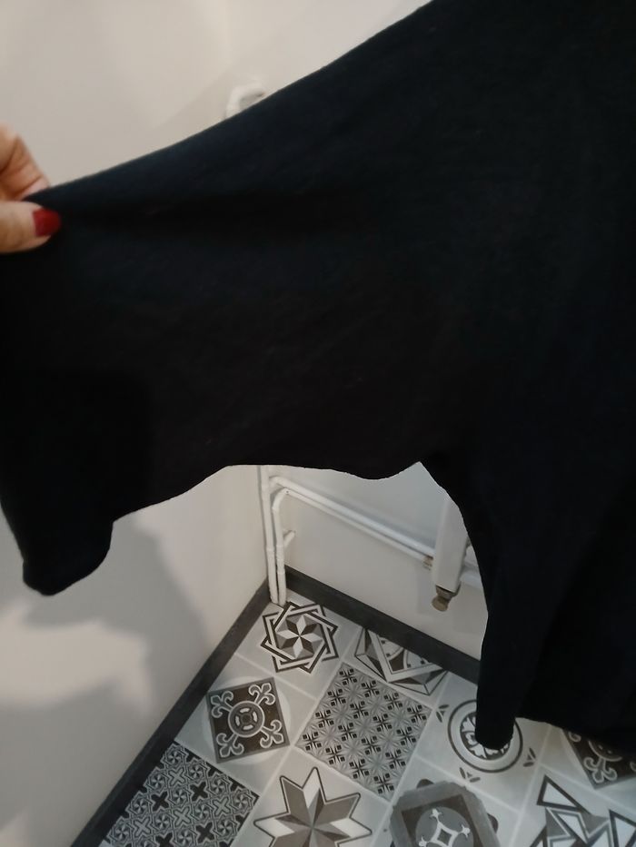 Robe courte noire , manches chauve souris,  col  roule - photo numéro 6