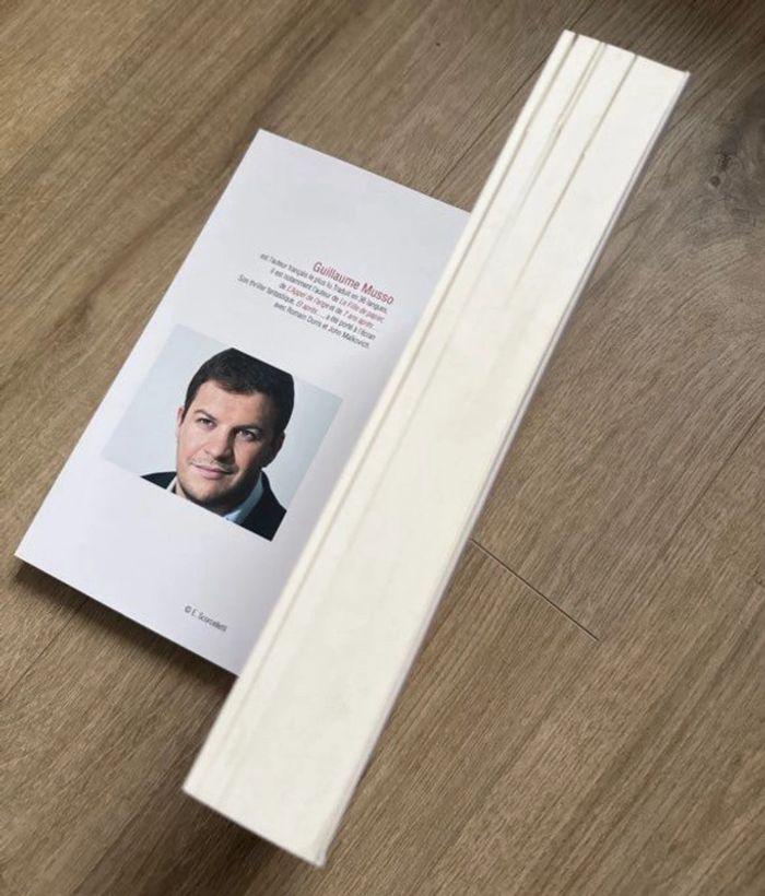 Livre Guillaume MUSSO - Demain - photo numéro 3