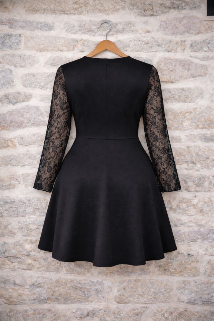 Robe manches longues en dentelle florale raffinée élégante noire Femme taille 52 marque Asos 💍 - photo numéro 8