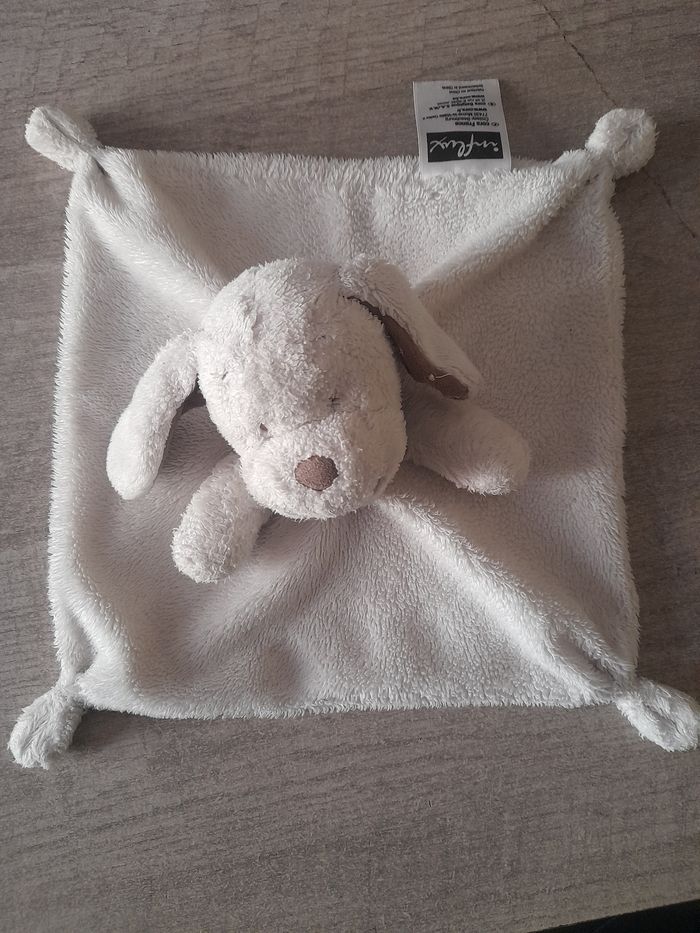 Doudou chien blanc et marron Influx
