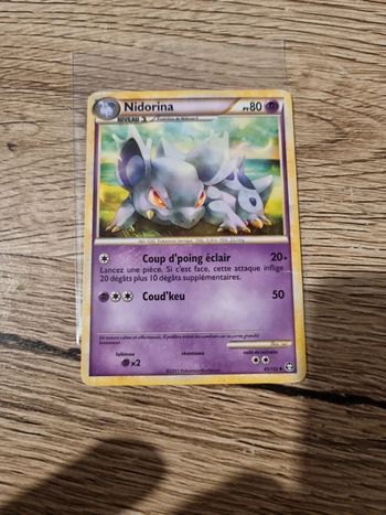 Carte pokémon nidorina 45/102 année 2011