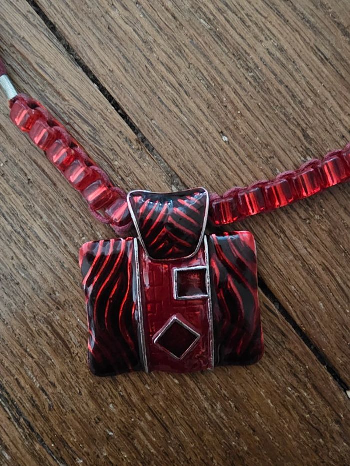 Collier rouge - photo numéro 2