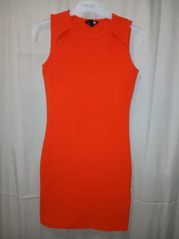 🩷 Jolie robe rouge taille Xs.